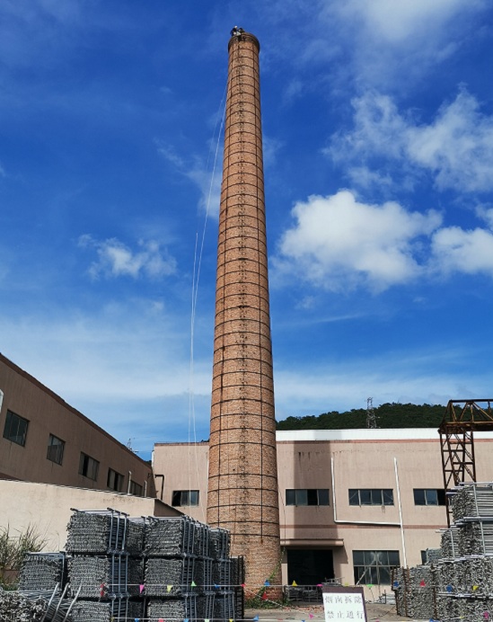 馬鞍山煙囪拆除公司:綠色拆除之路,專(zhuān)業(yè)引領(lǐng),環(huán)保先行